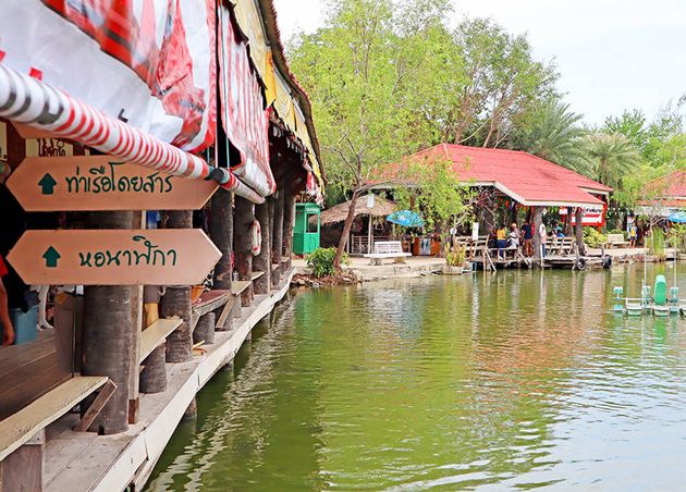 Sam Phan Nam Floating Market An Unlimited Shopping Experience In Hua