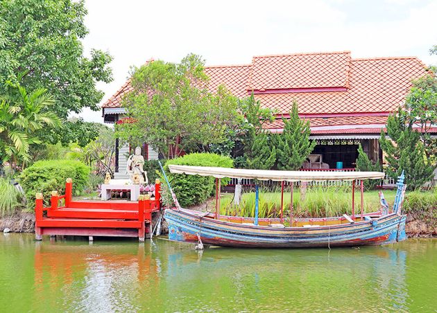 Sam Phan Nam Floating Market An Unlimited Shopping Experience In Hua