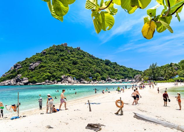 Tourists Enjoy Themselves White Sand Beach Nang Yuan Islands Surat Thani Thailand