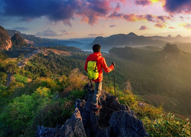 Backpacker Standing Sunrise Viewpoint Ja Bo Village Mae Hong Son Province Thailand