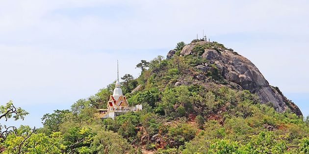 Exploring the Magnificence of Wat Khao Takiap in Hua Hin