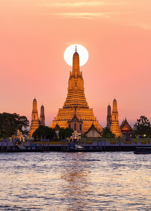 Wat Arun Temple Dawn Chao Phraya River Bangkok Thailand