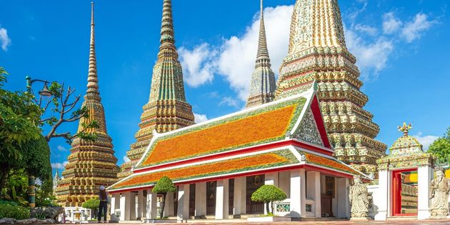 Wat Pho (Temple of the Reclining Buddha): A Travel Guide to the Iconic Attraction in Bangkok