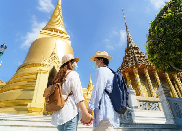 Asian Couple Happy Tourists Travel Wearing Mask Protect from Covid 19 They Holidays Wat Phra Kaew Temple Bangkok Thailand