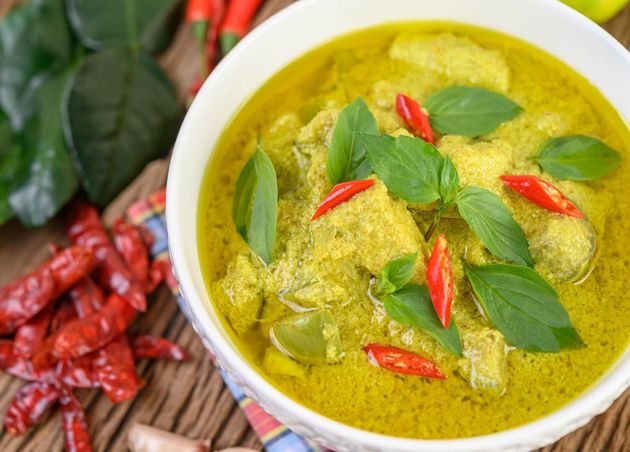 Gaeng Keow Wan (Green Curry แกงเขียวหวาน)_Top 10 Best Dinner Dishes in Thailand (And How to Make Them) from Tle (Hungry Bear) of The Bear Travel