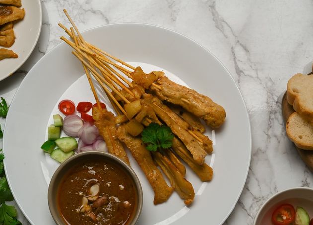 Moo Satay (Thai Pork Satay หมูสะเต๊ะ)_Top 10 Best Dinner Dishes in Thailand (And How to Make Them) from Tle (Hungry Bear) of The Bear Travel