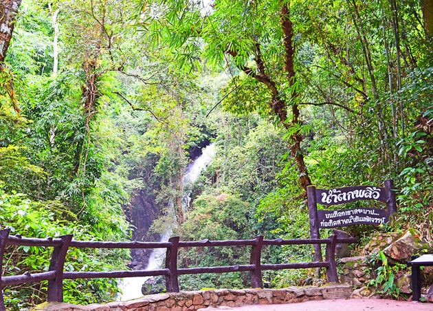 Why Visit Phlio Waterfall in Chanthaburi? 