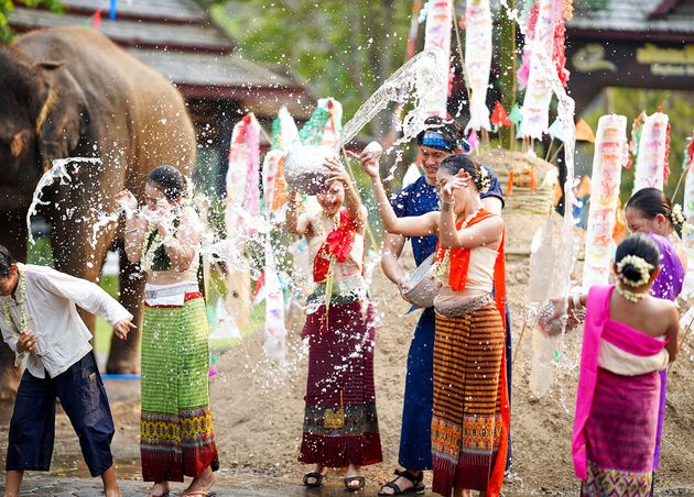 Group Thai Women Children Ware Thai Traditional Dress Play Splashing Water
