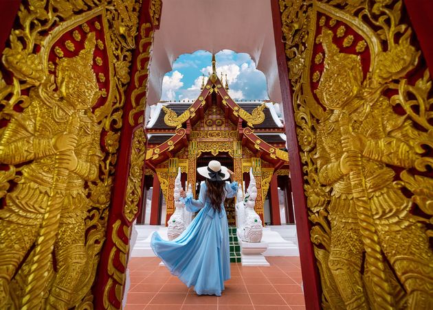 Tourist Visiting Wat Khua Khrae Chiang Rai Thailand