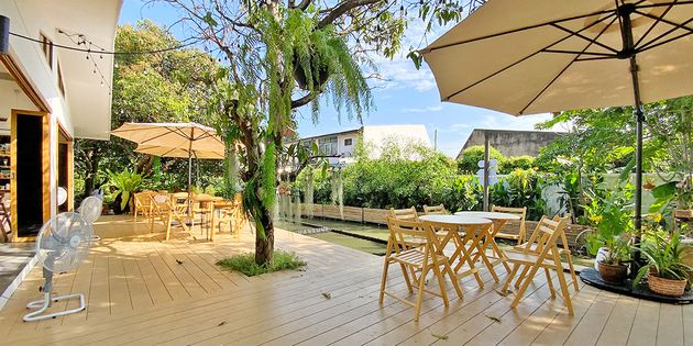 Seventeenth Canal: A Relaxing Cafe and Space in Bangkok