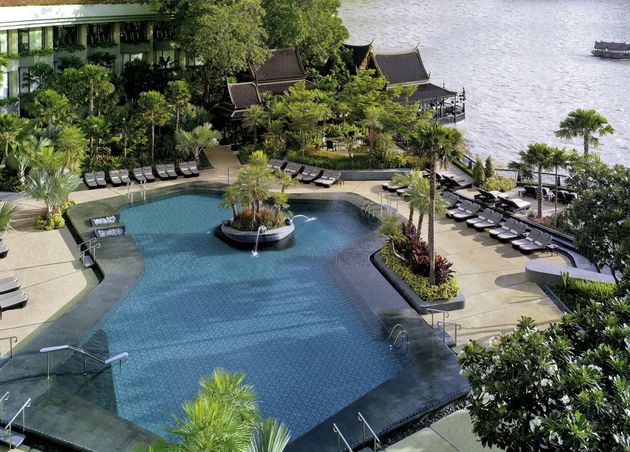 Shangri-La Bangkok_Top 10 Best and Most Popular Hotels to Book in Bangkok from Tle (Hungry Bear) of The Bear Travel