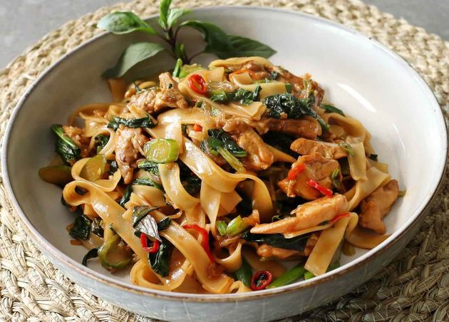 Slow-Cooked Thai Drunken Noodles_Top 10 Best Lunch Dishes in Thailand (And How to Make Them) from Tle (Hungry Bear) of The Bear Travel