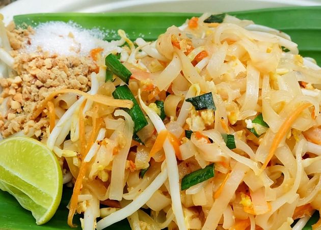 Vegetarian Pad Thai_Top 10 Best Lunch Dishes in Thailand (And How to Make Them) from Tle (Hungry Bear) of The Bear Travel