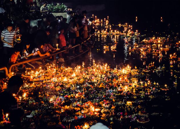 Loy Krathong Festival Night Shot Thai People Celebrating Full Moon Festival Loy Krathong