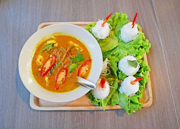 Dining Etiquette of Thailand with Kungthong Seafood