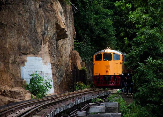 Train Running Track Hellfire Pass Mountain Riverside Sai Yok Waterfall Khwae River Bring Thai People Travelers Travel Tham Krasae Cave June 20 2021 Kanchanaburi Thailand