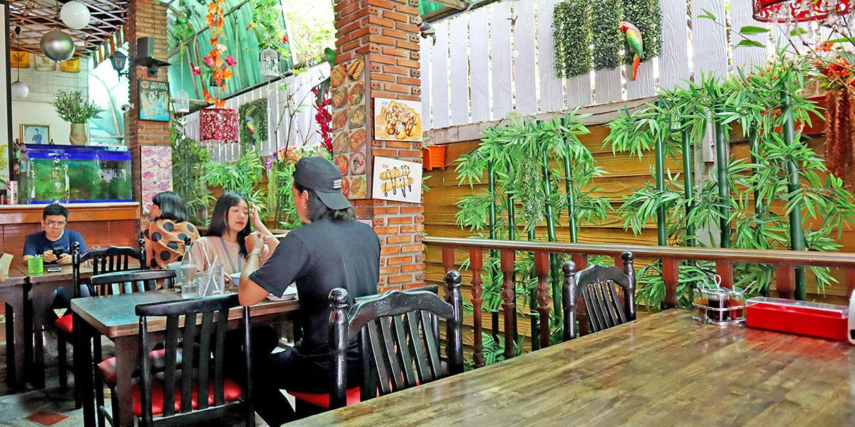 Beer Garden Sukhumvit 19: An Excellent Hub in Downtown Bangkok | The ...